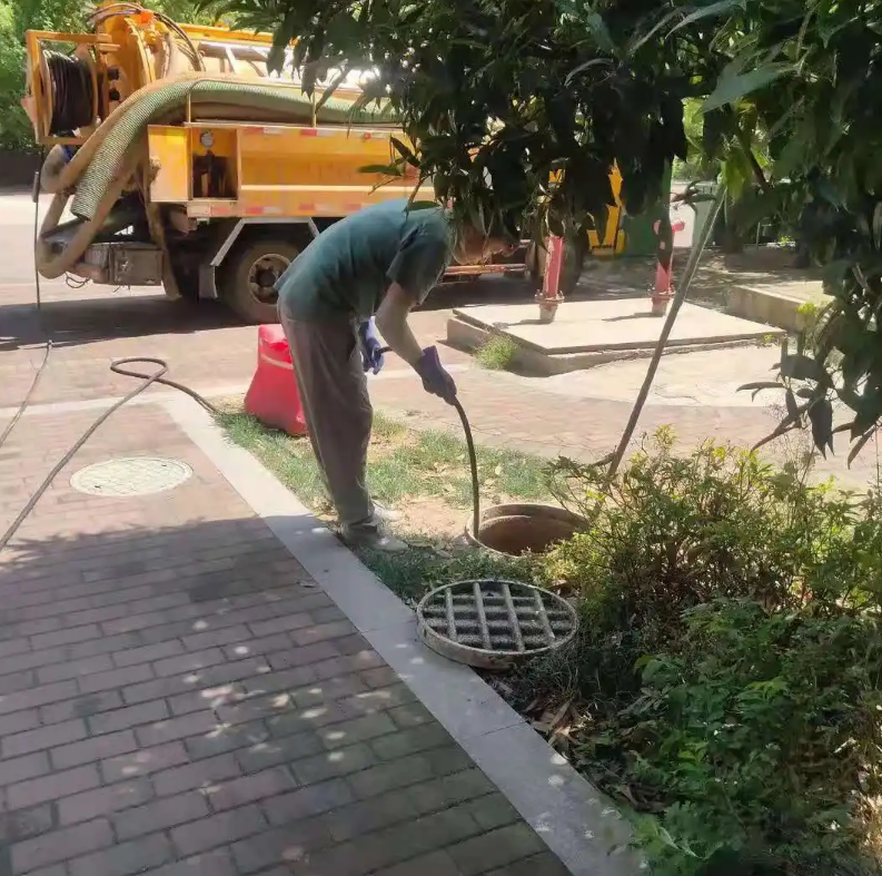 长坡镇市政排污管道清淤疏通——专业团队，让您全程省心！