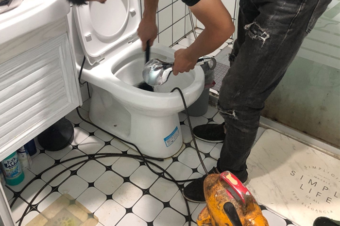 长坡镇马桶堵塞自己疏通还是找师傅？专业上门服务让你省时更省心